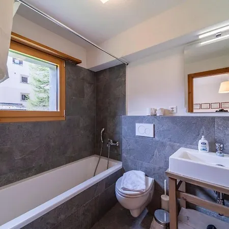 Chesa La Giunfra - Celerina Apartment *